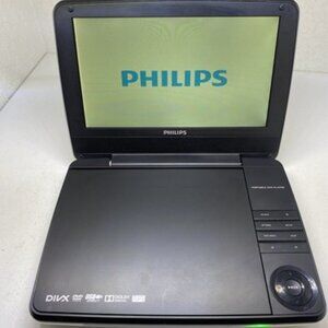 Philips PD9000 Portable DVD Player with Accessories